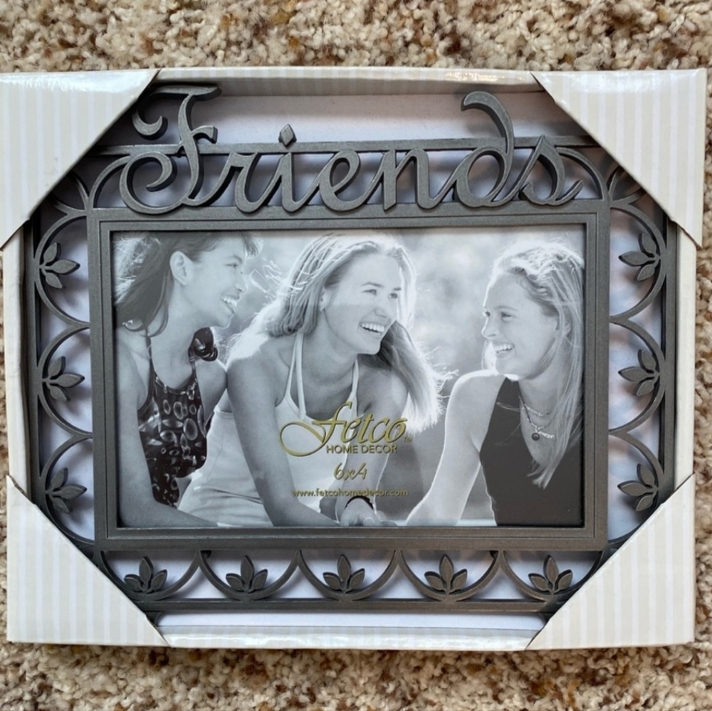 Friends pewter colored intricate 6x4 picture frame, NEW